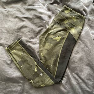 SE lululemon Camo 7/8th Leggings 6